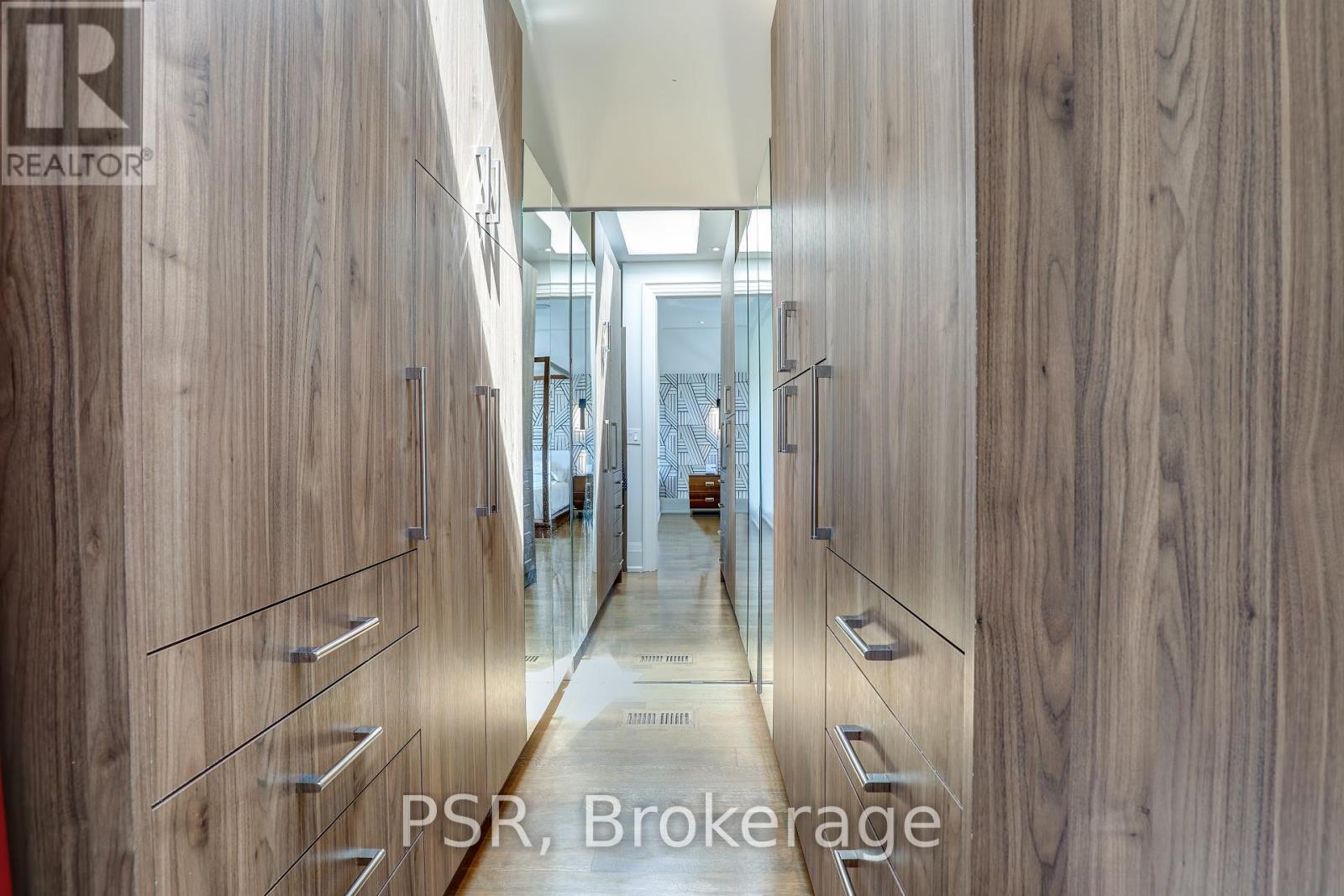 571 Broadway Avenue, Toronto, Ontario  M4G 2S2 - Photo 22 - C12208944