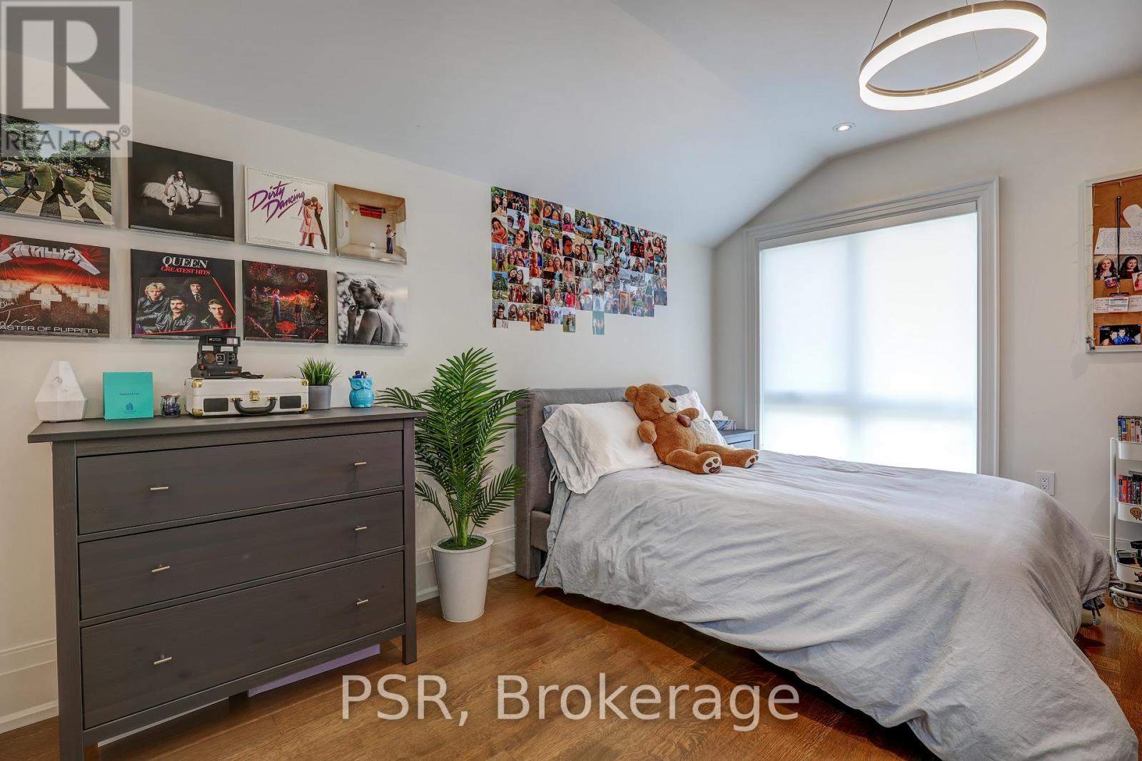 571 Broadway Avenue, Toronto, Ontario  M4G 2S2 - Photo 23 - C12208944