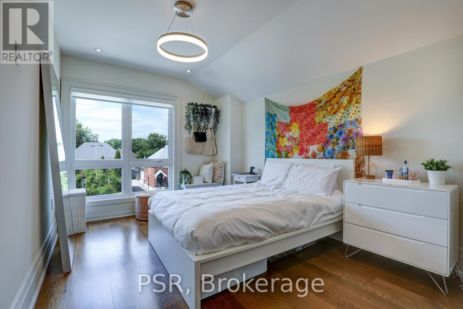 571 Broadway Avenue, Toronto, Ontario  M4G 2S2 - Photo 25 - C12208944