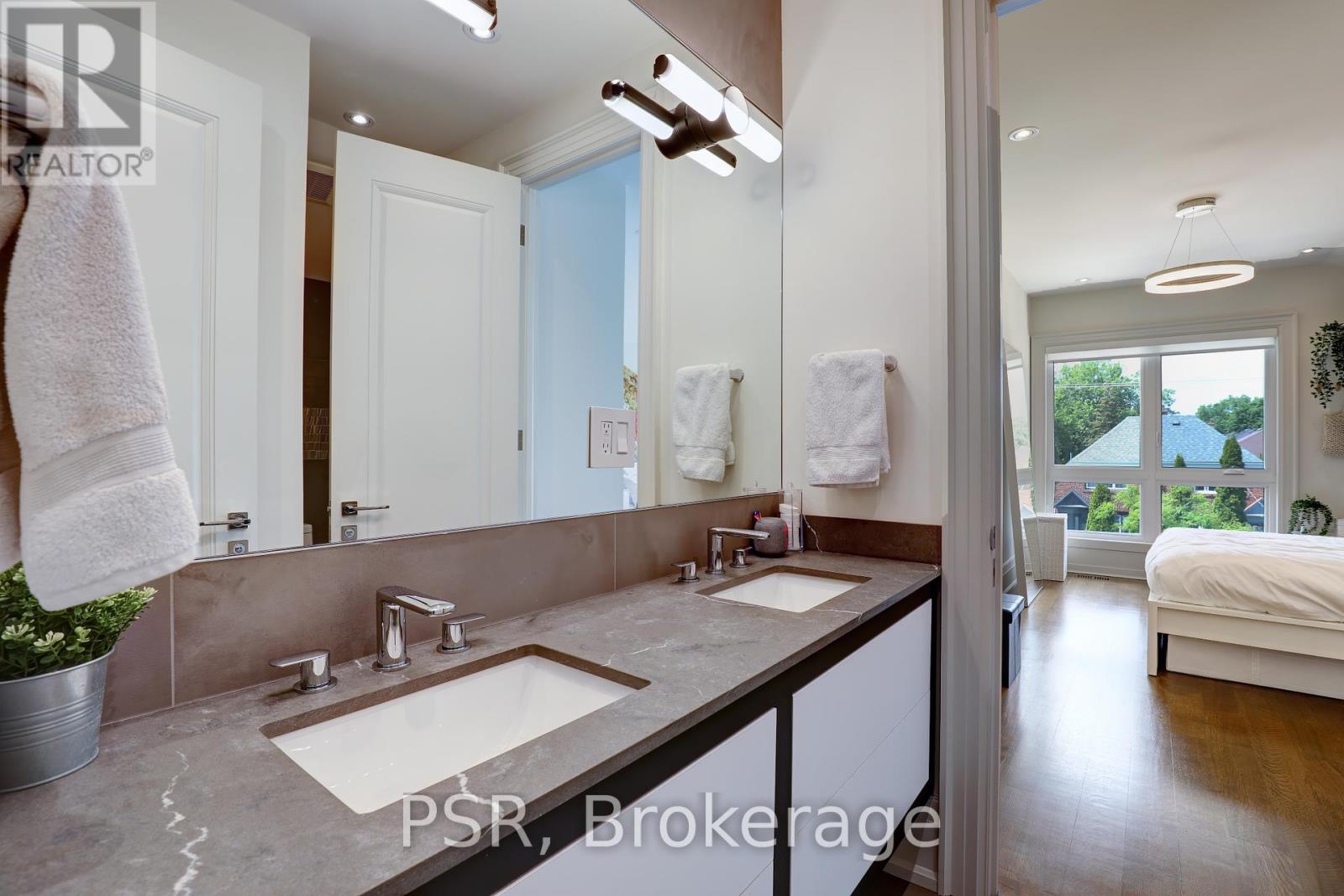 571 Broadway Avenue, Toronto, Ontario  M4G 2S2 - Photo 26 - C12208944
