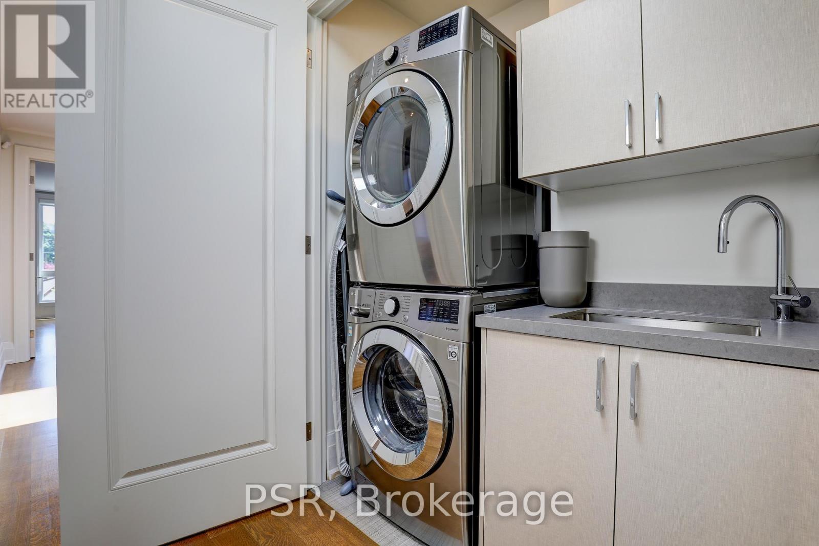 571 Broadway Avenue, Toronto, Ontario  M4G 2S2 - Photo 29 - C12208944