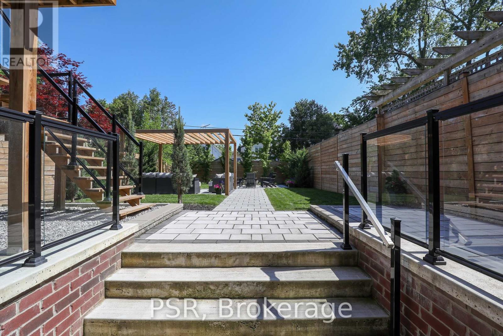 571 Broadway Avenue, Toronto, Ontario  M4G 2S2 - Photo 36 - C12208944