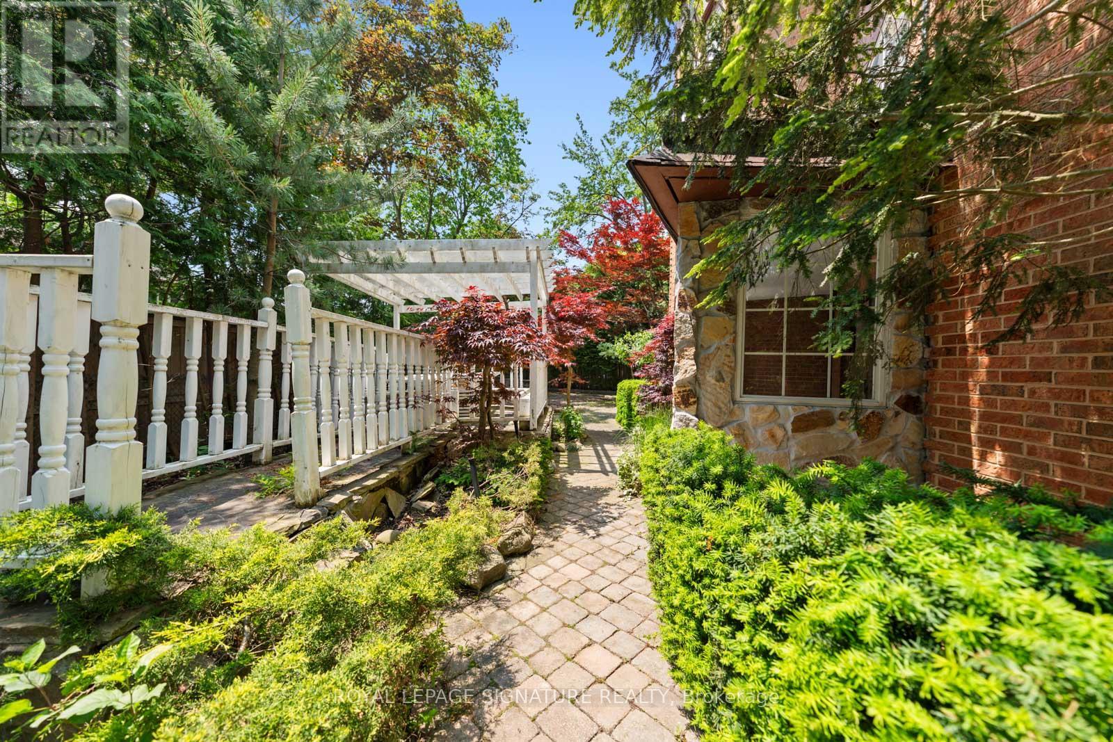 23 Brandy Court, Toronto, Ontario  M3B 3C6 - Photo 10 - C12208960