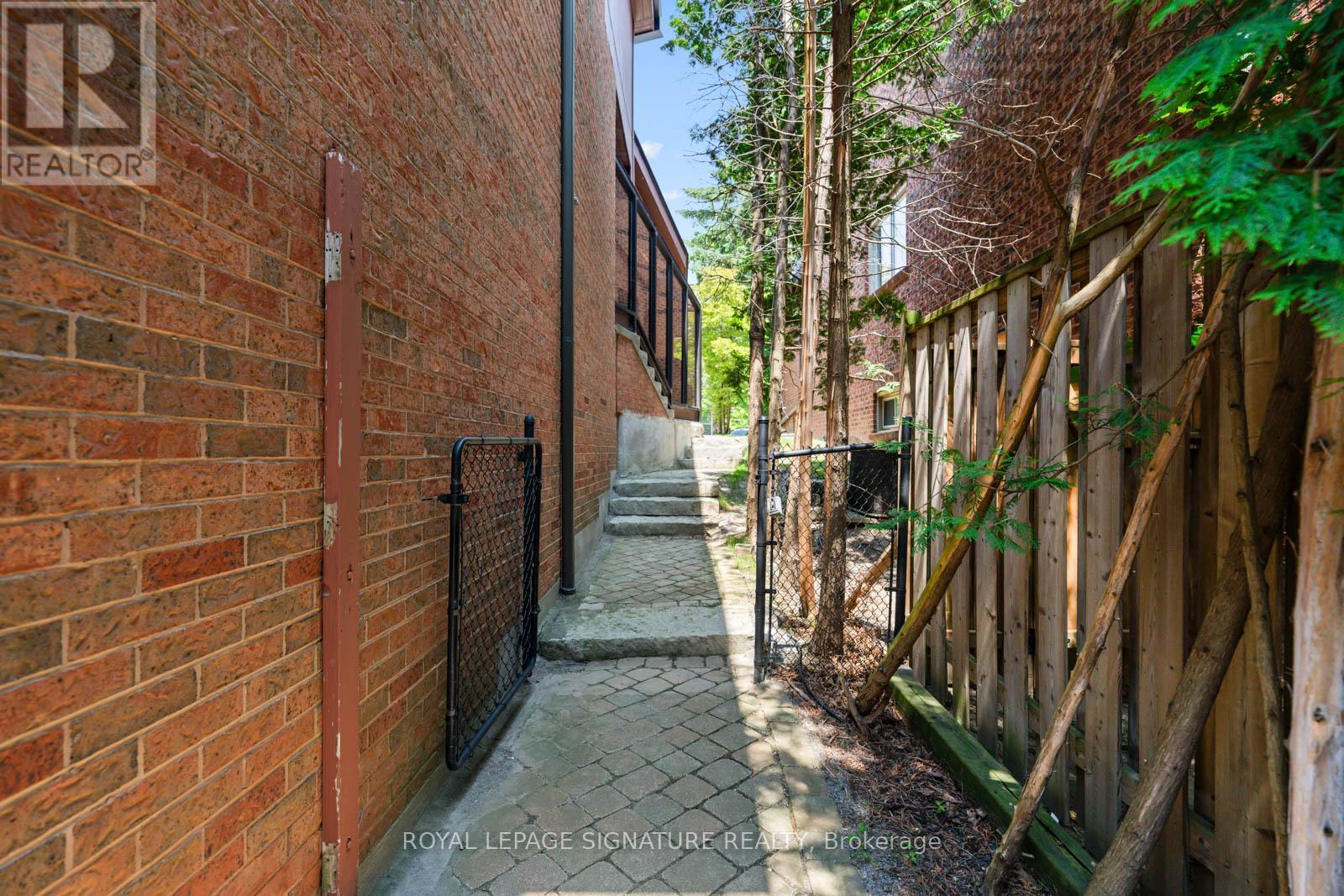 23 Brandy Court, Toronto, Ontario  M3B 3C6 - Photo 11 - C12208960