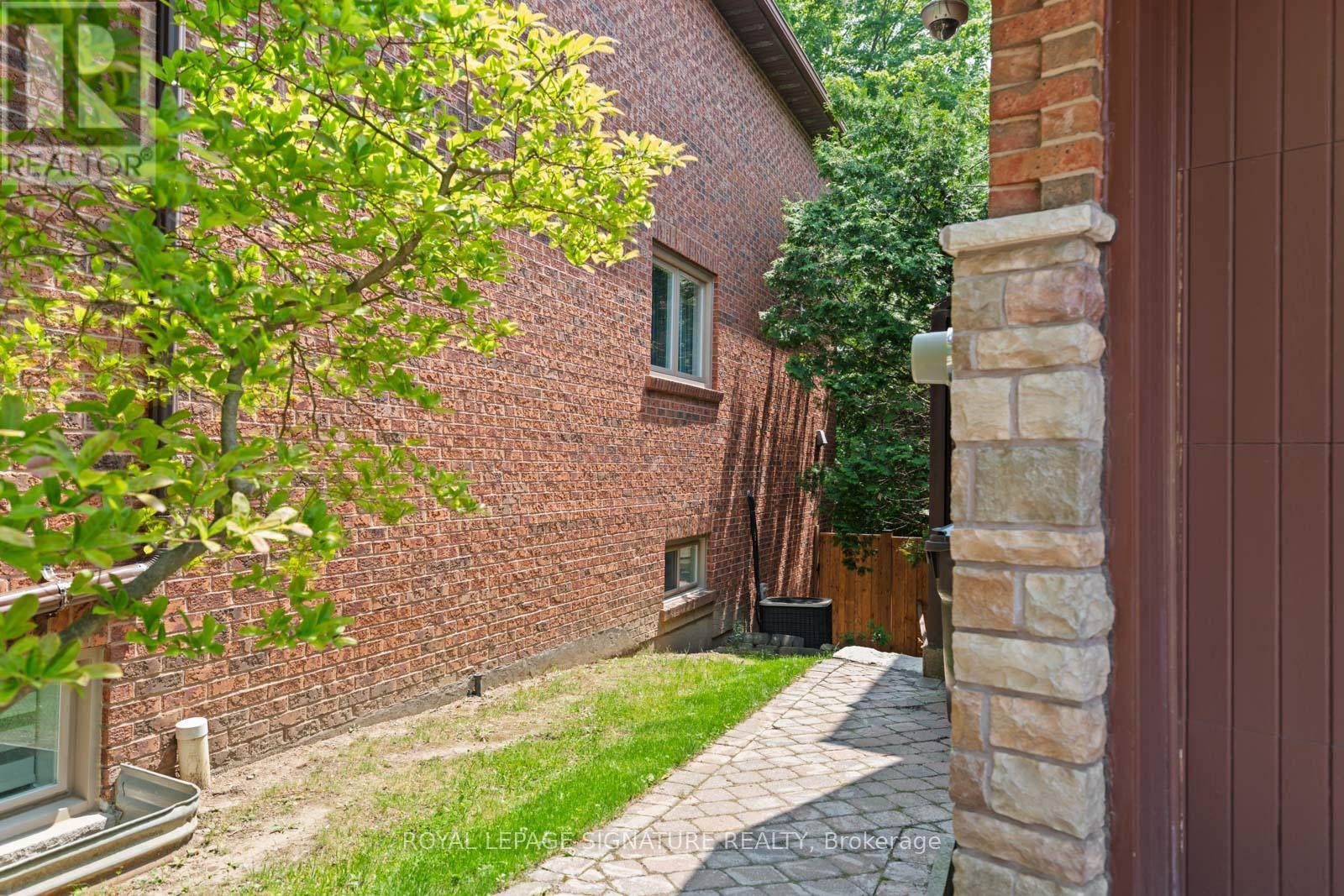 23 Brandy Court, Toronto, Ontario  M3B 3C6 - Photo 2 - C12208960