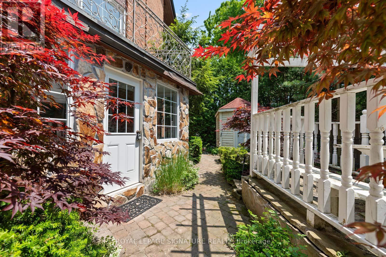23 Brandy Court, Toronto, Ontario  M3B 3C6 - Photo 6 - C12208960