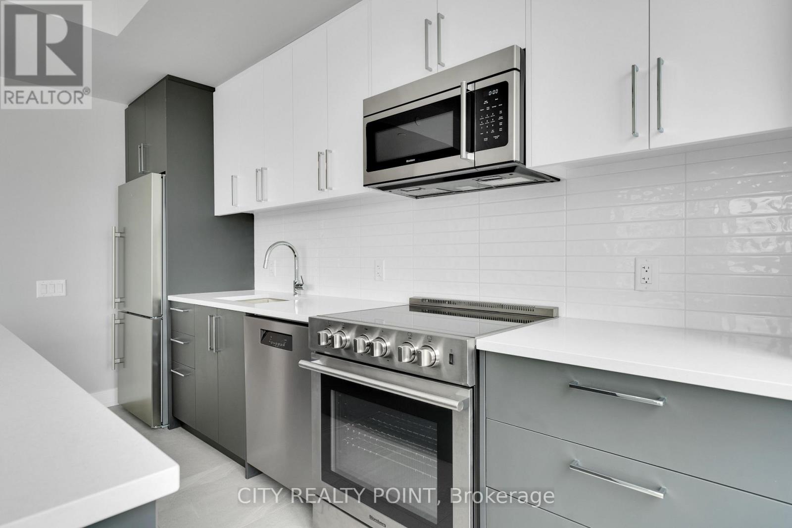 212 - 664 SPADINA AVENUE, Toronto, Ontario