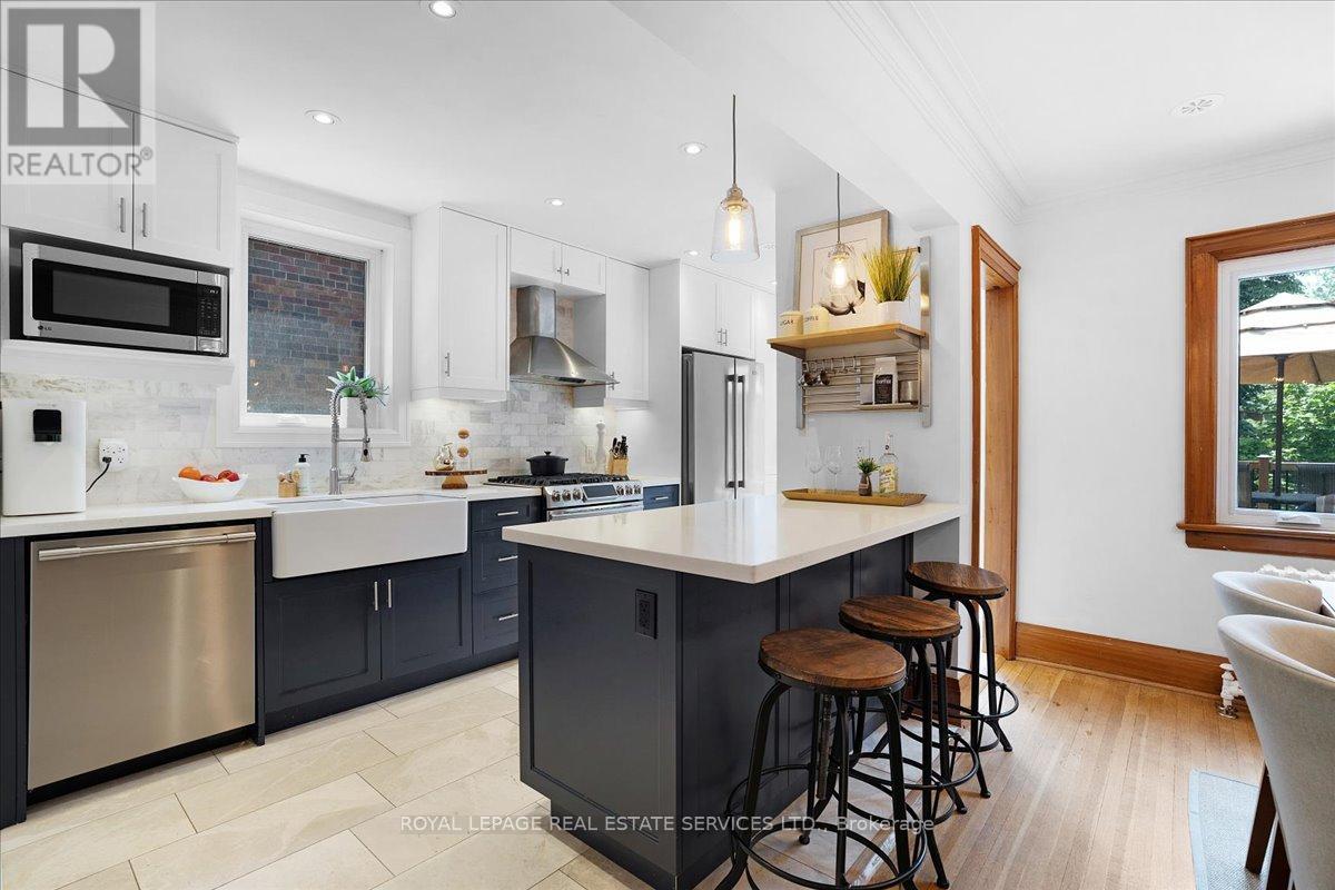 24 Rolph Road, Toronto, Ontario  M4G 3M6 - Photo 10 - C12208970