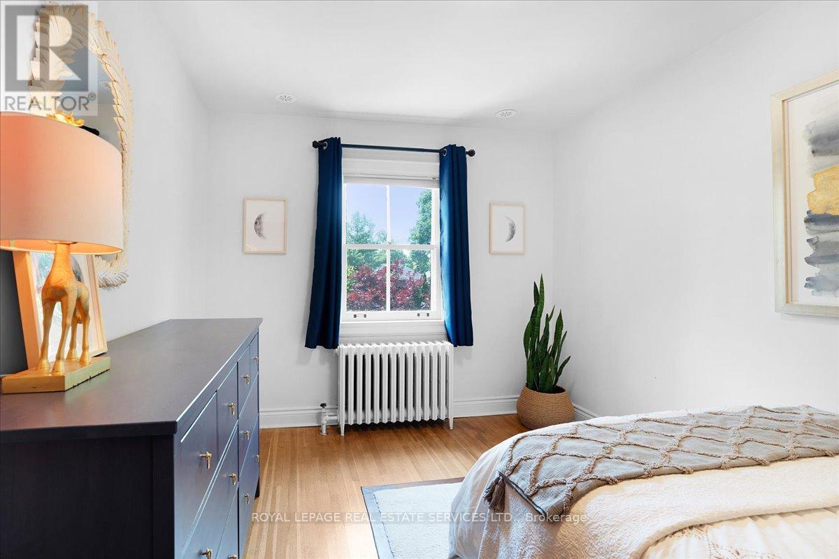 24 Rolph Road, Toronto, Ontario  M4G 3M6 - Photo 20 - C12208970