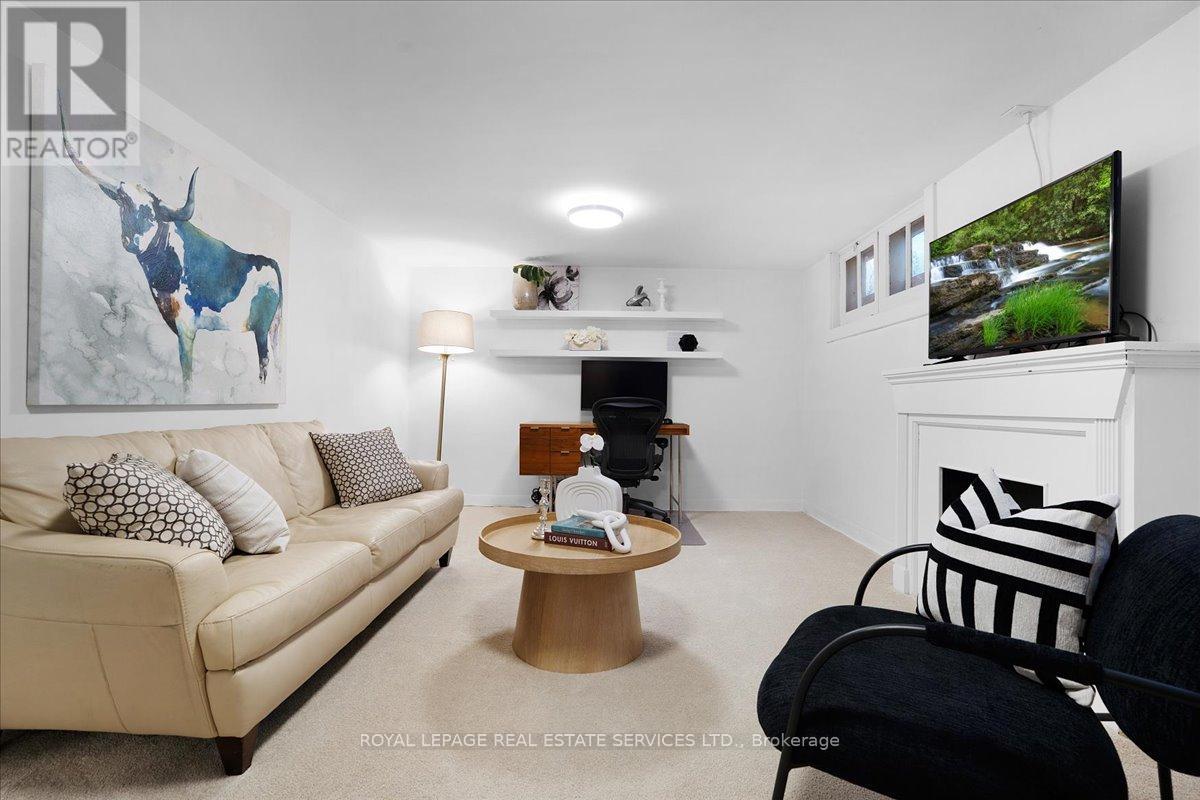 24 Rolph Road, Toronto, Ontario  M4G 3M6 - Photo 25 - C12208970