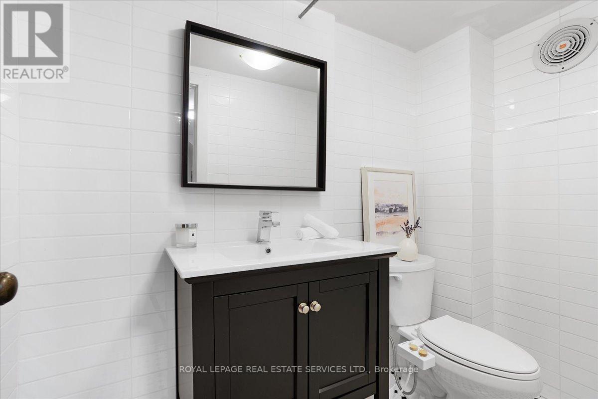 24 Rolph Road, Toronto, Ontario  M4G 3M6 - Photo 27 - C12208970