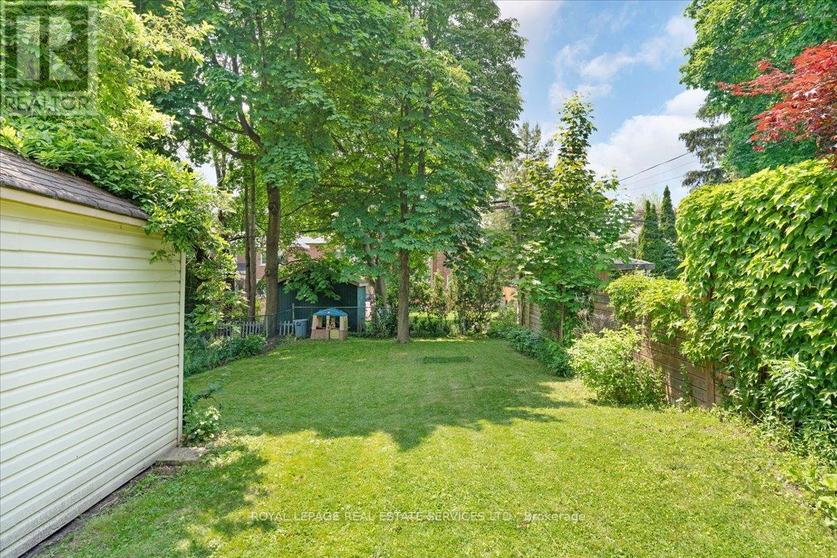 24 Rolph Road, Toronto, Ontario  M4G 3M6 - Photo 31 - C12208970