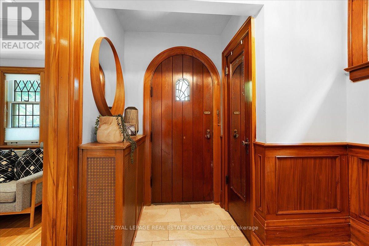 24 Rolph Road, Toronto, Ontario  M4G 3M6 - Photo 4 - C12208970