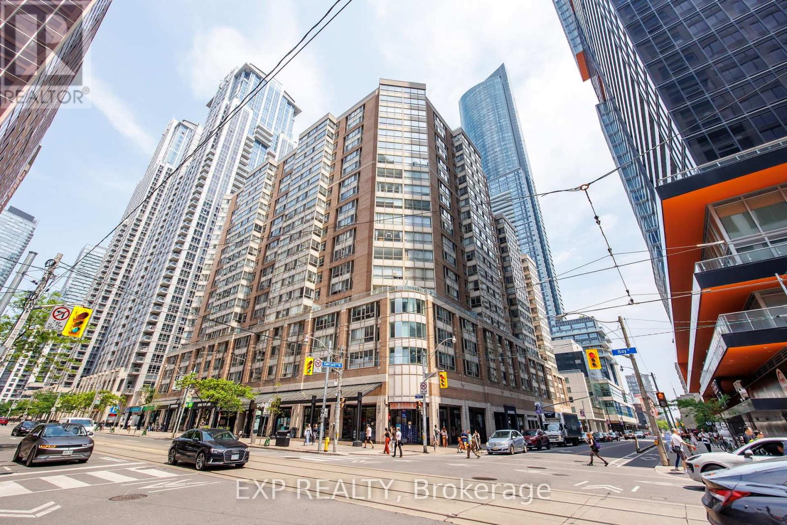 817 - 711 BAY STREET, Toronto, Ontario