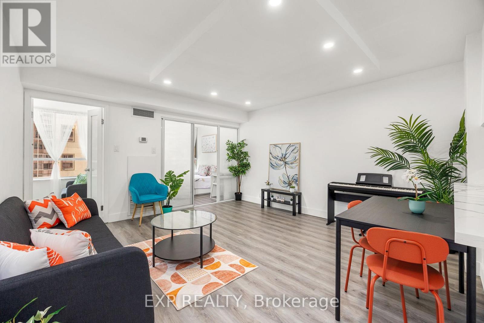 817 - 711 Bay Street, Toronto, Ontario  M5G 2J8 - Photo 10 - C12209022