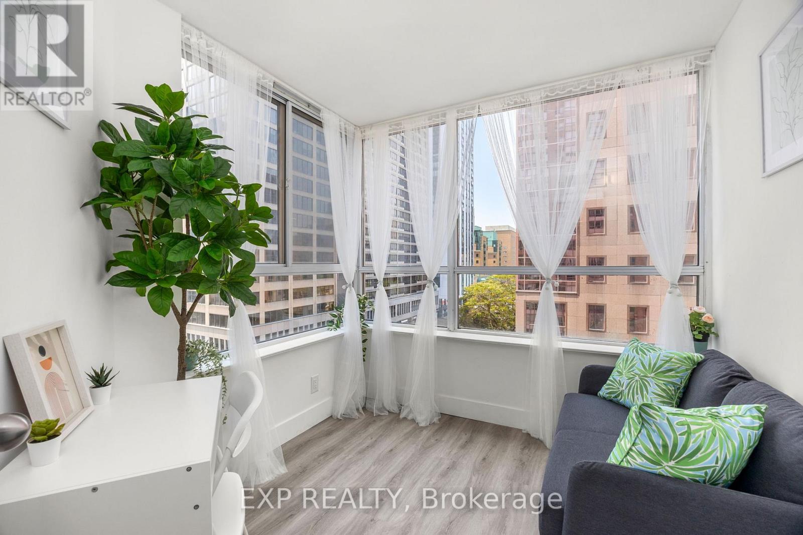 817 - 711 Bay Street, Toronto, Ontario  M5G 2J8 - Photo 14 - C12209022