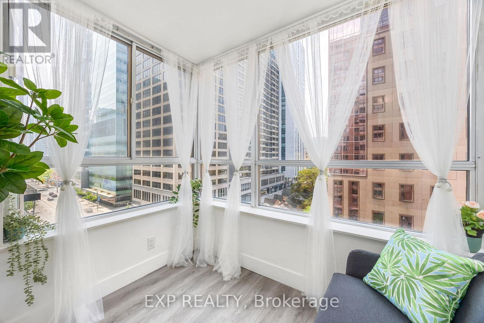 817 - 711 Bay Street, Toronto, Ontario  M5G 2J8 - Photo 15 - C12209022