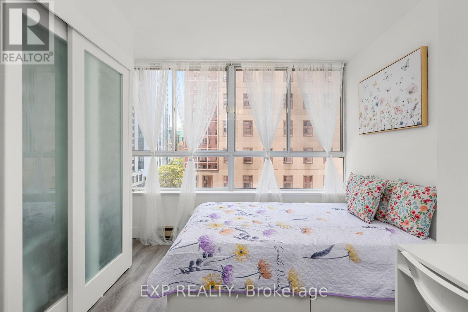 817 - 711 Bay Street, Toronto, Ontario  M5G 2J8 - Photo 19 - C12209022