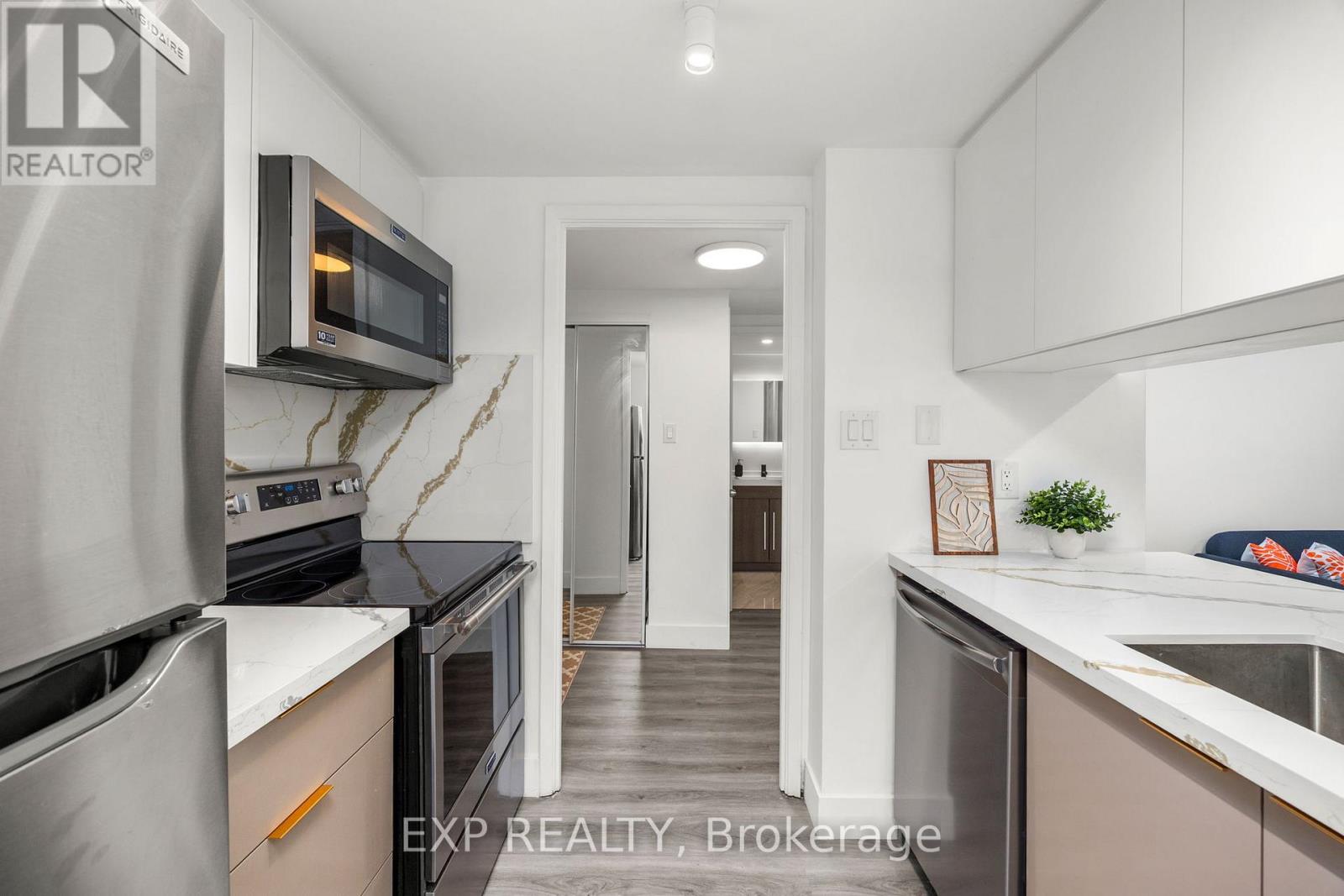 817 - 711 Bay Street, Toronto, Ontario  M5G 2J8 - Photo 7 - C12209022