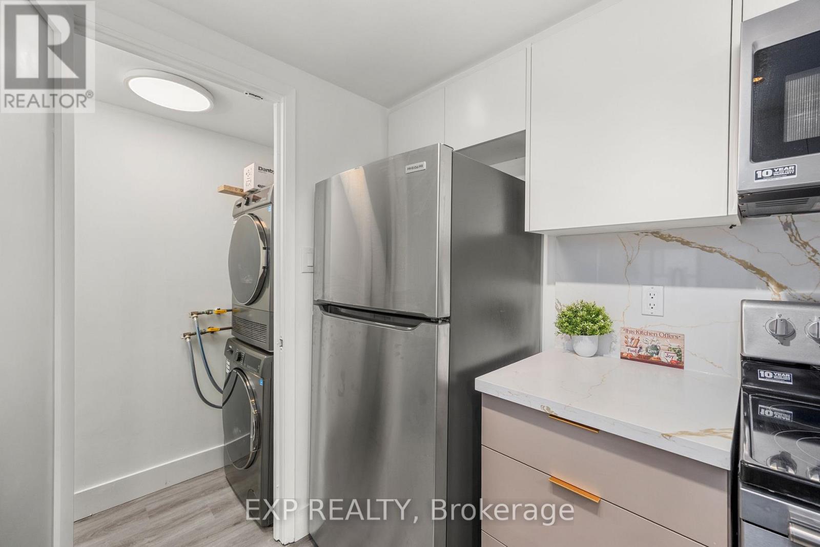 817 - 711 Bay Street, Toronto, Ontario  M5G 2J8 - Photo 8 - C12209022