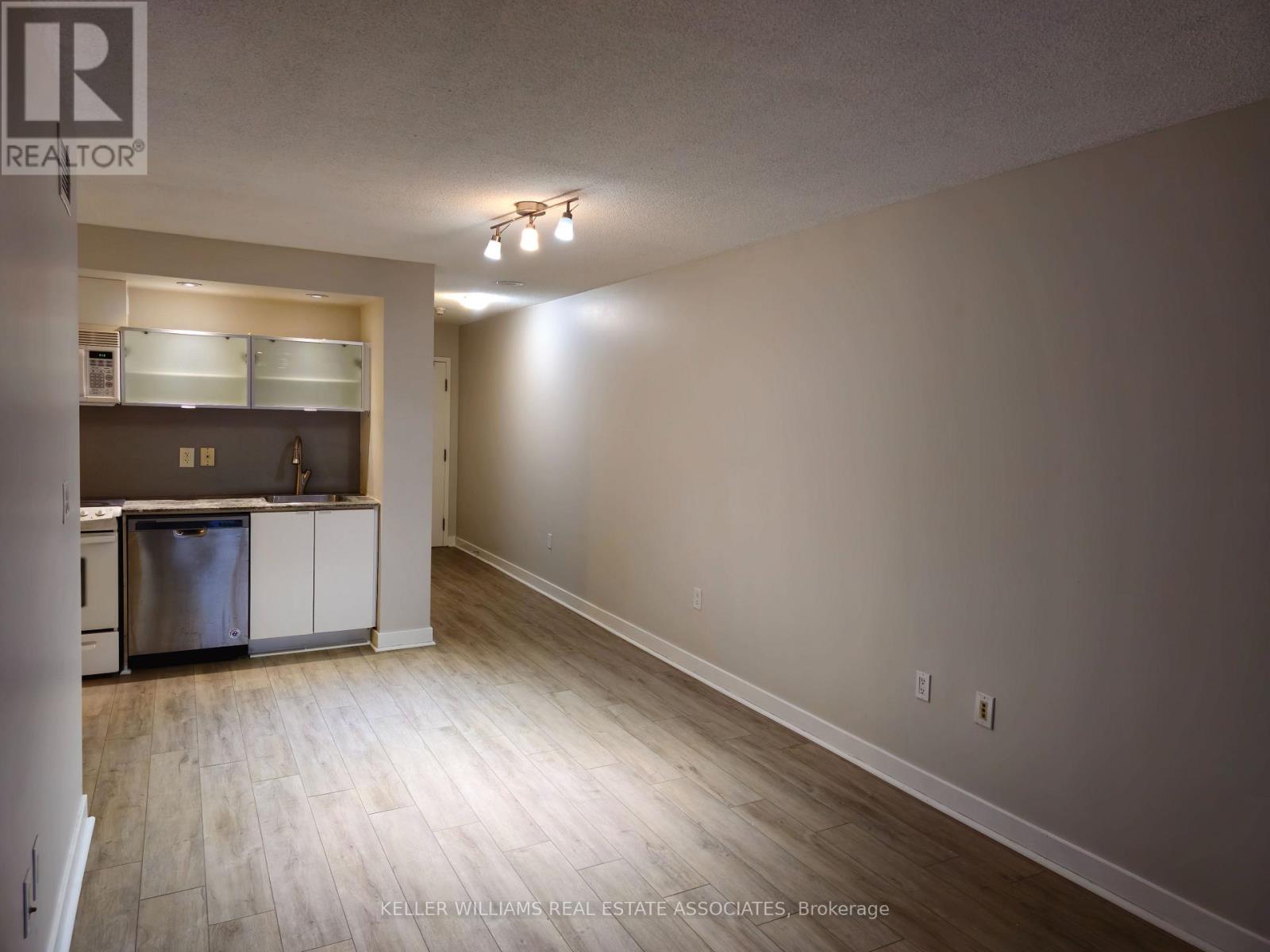 606 - 4k Spadina Avenue, Toronto, Ontario  M5V 3Y9 - Photo 4 - C12209037