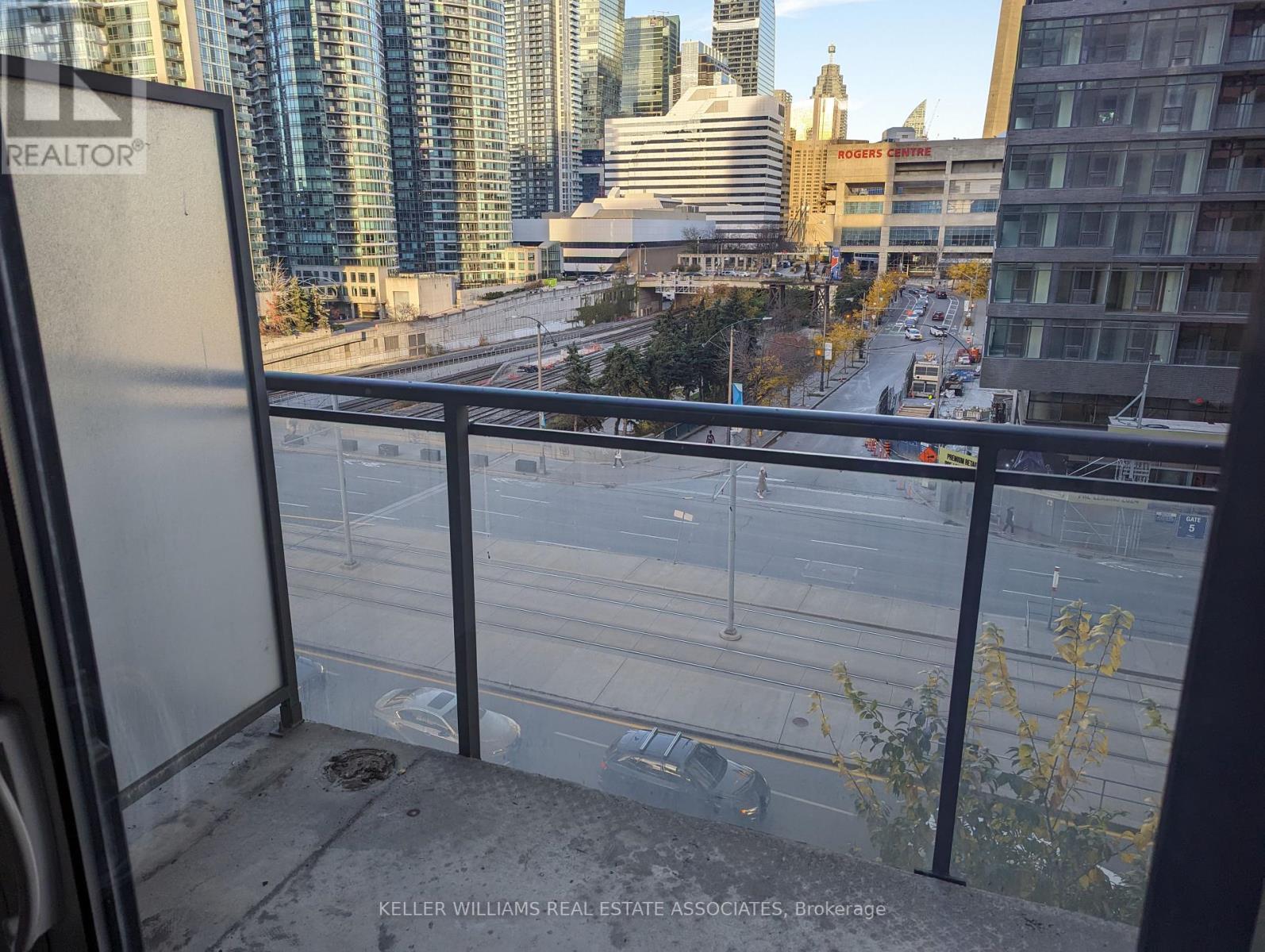 606 - 4k Spadina Avenue, Toronto, Ontario  M5V 3Y9 - Photo 9 - C12209037