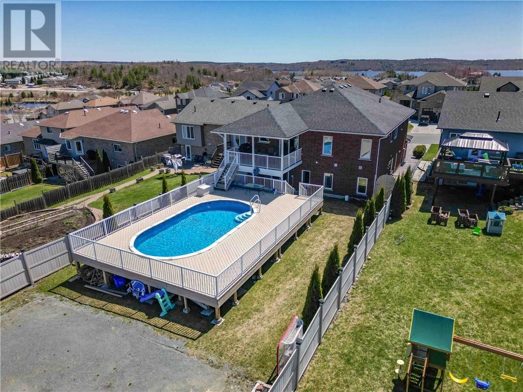 Property at 69 Bayside Crescent image 3