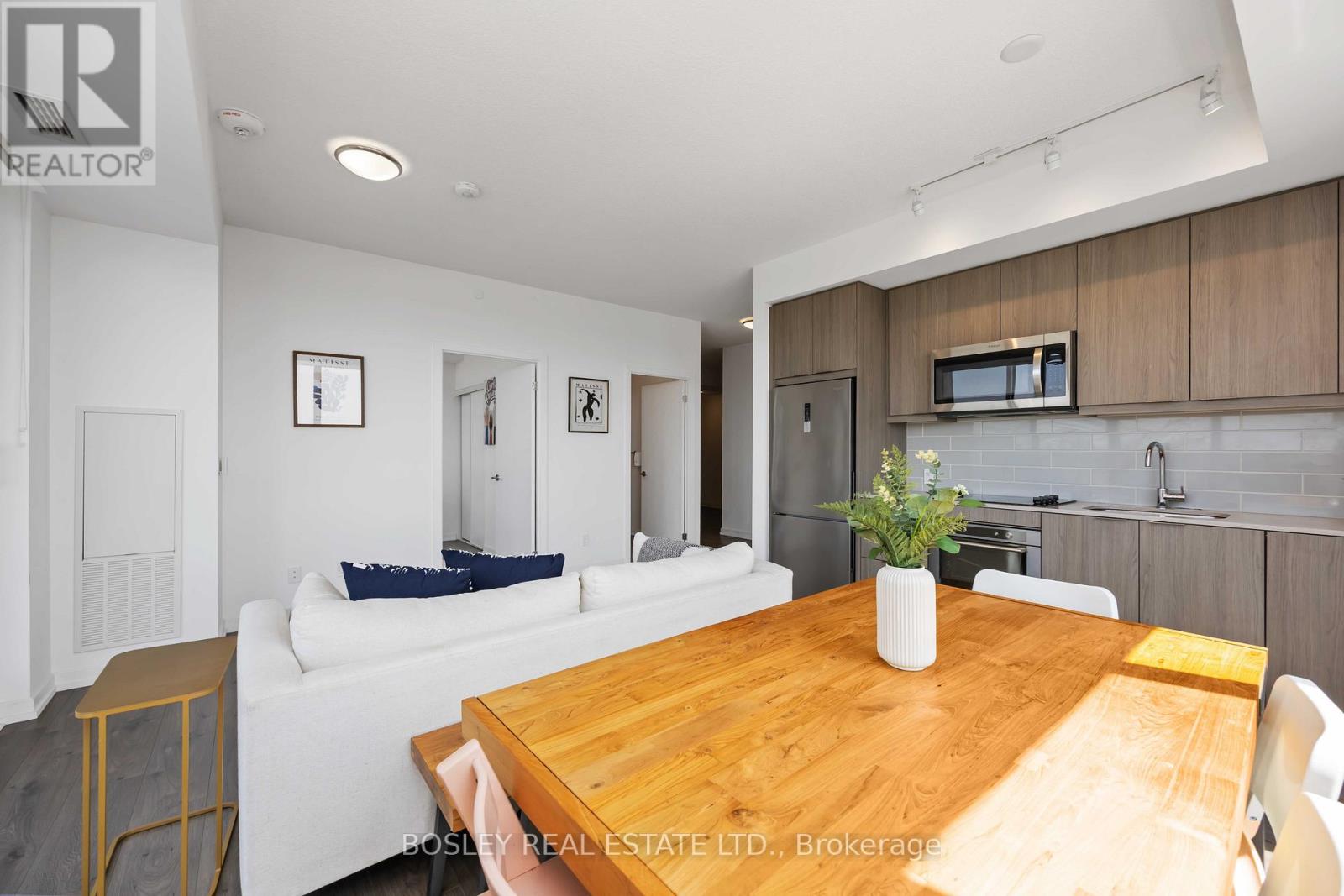 1807 - 38 Forest Manor Road, Toronto, Ontario  M2J 0H4 - Photo 8 - C12209053