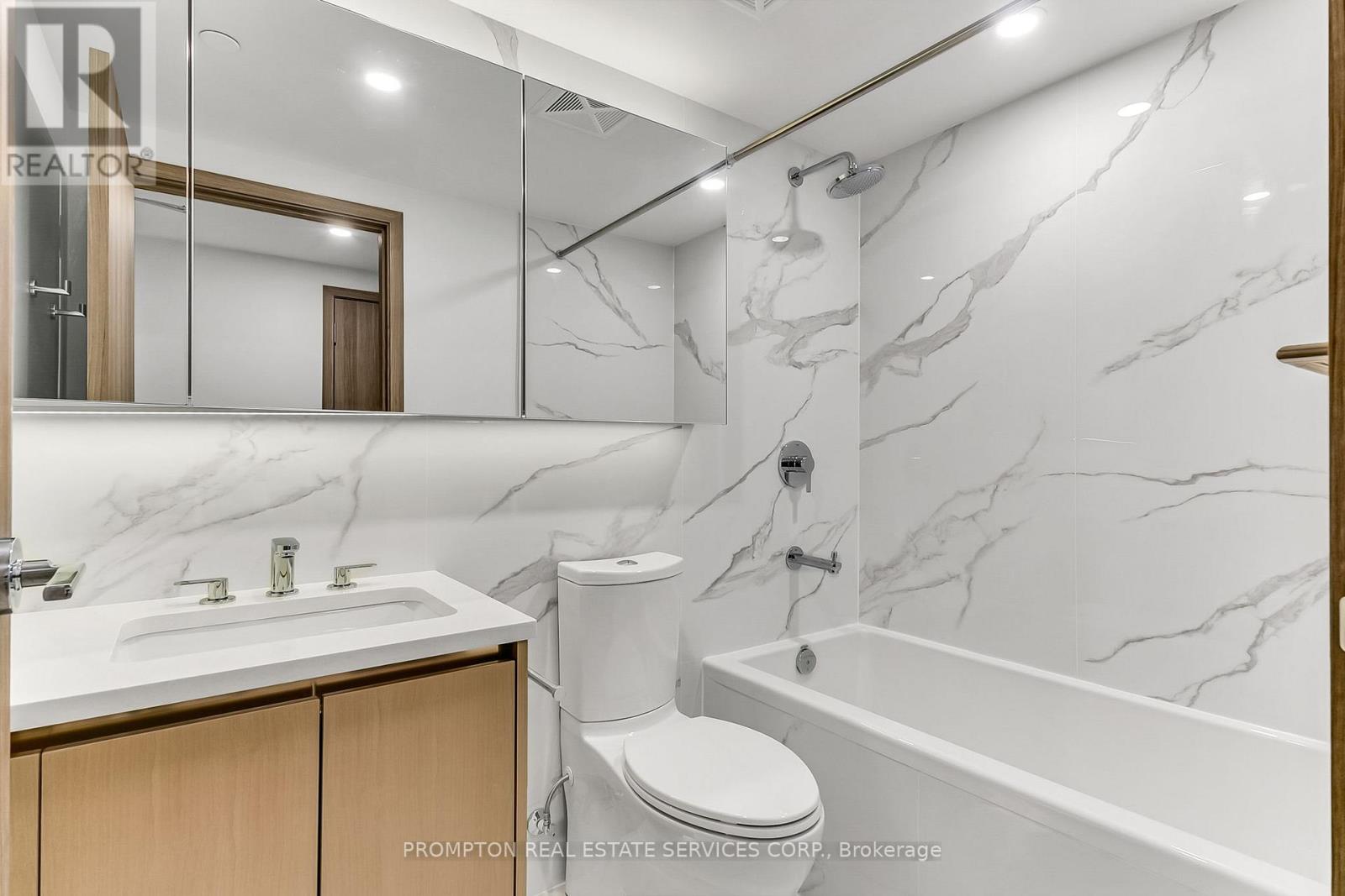 1511 - 3 Concord Cityplace Way, Toronto, Ontario  M5V 0X3 - Photo 16 - C12209061