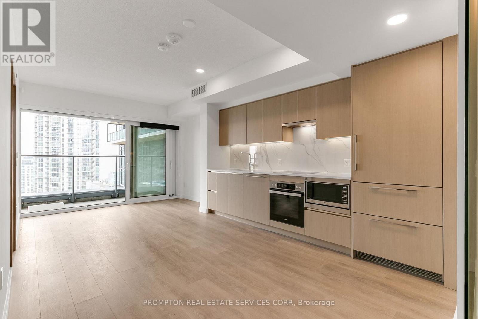1511 - 3 Concord Cityplace Way, Toronto, Ontario  M5V 0X3 - Photo 4 - C12209061