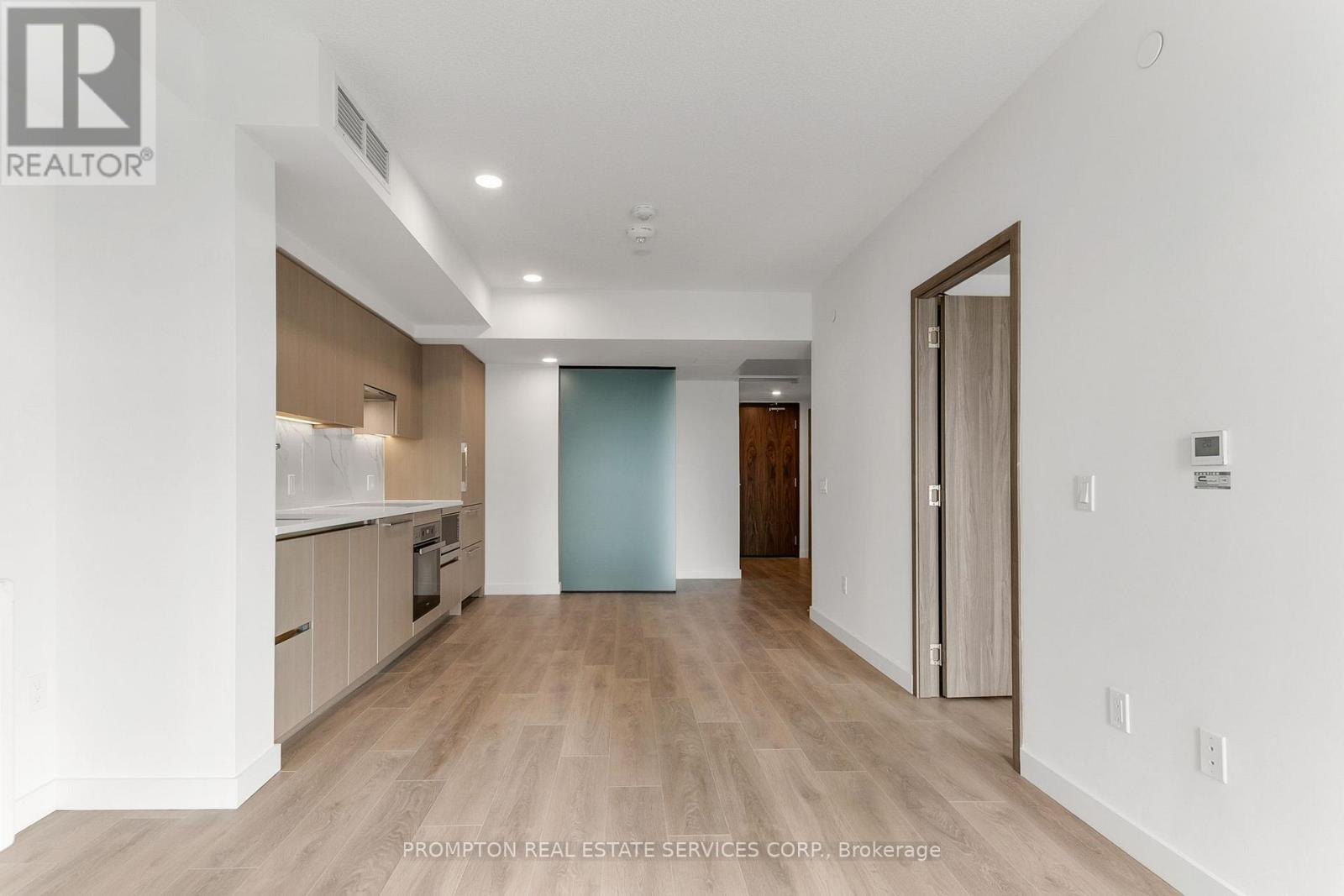 1511 - 3 Concord Cityplace Way, Toronto, Ontario  M5V 0X3 - Photo 7 - C12209061