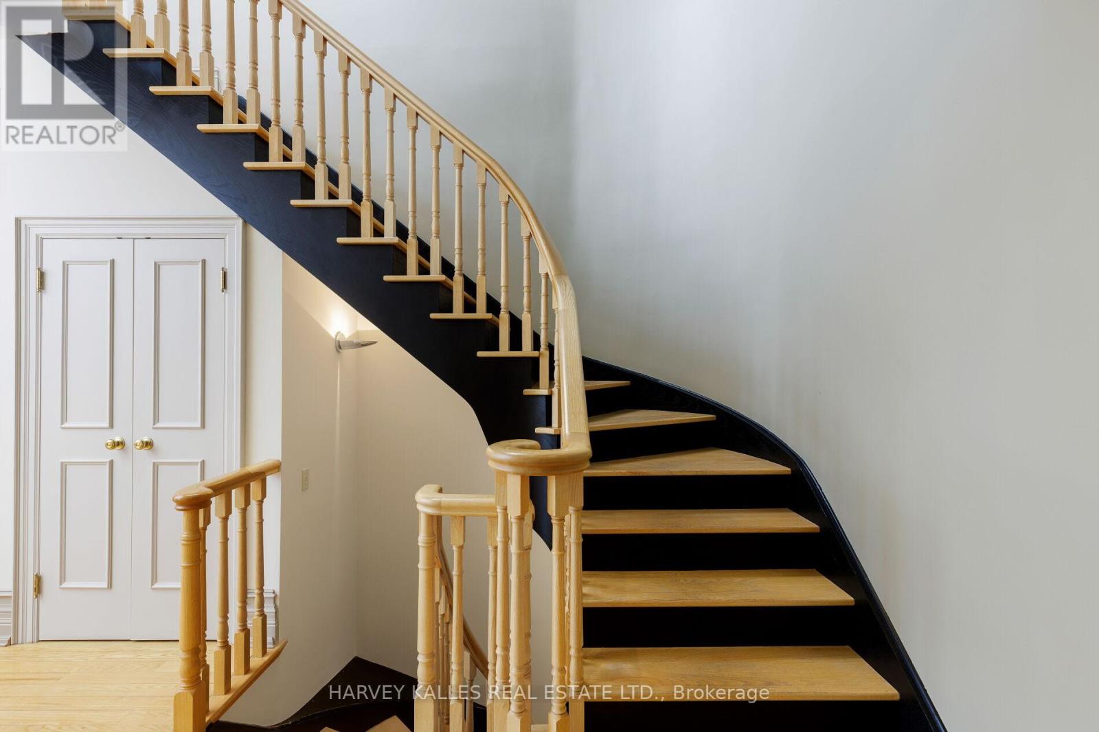 11 Berryman Street, Toronto, Ontario  M5R 1M7 - Photo 15 - C12209116