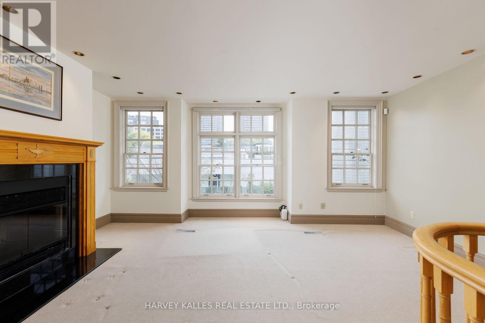 11 Berryman Street, Toronto, Ontario  M5R 1M7 - Photo 16 - C12209116