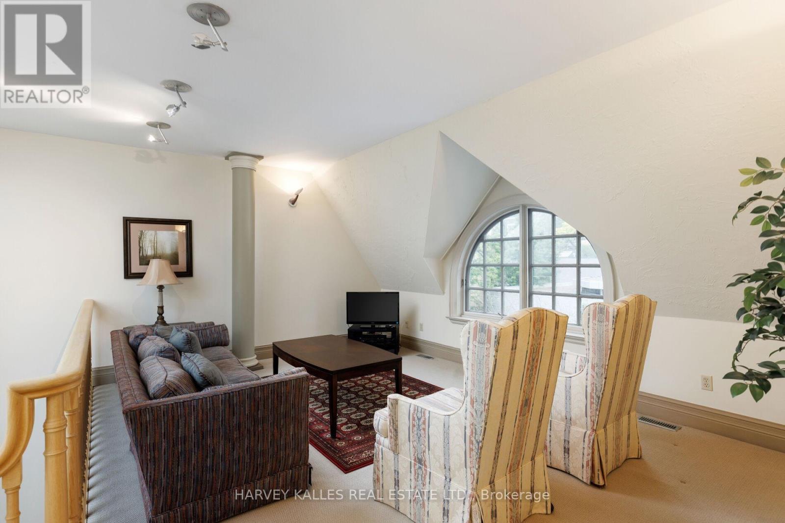 11 Berryman Street, Toronto, Ontario  M5R 1M7 - Photo 29 - C12209116
