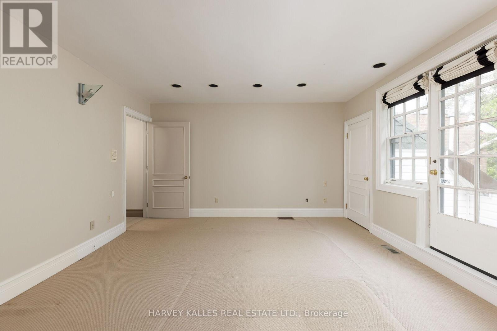 11 Berryman Street, Toronto, Ontario  M5R 1M7 - Photo 32 - C12209116