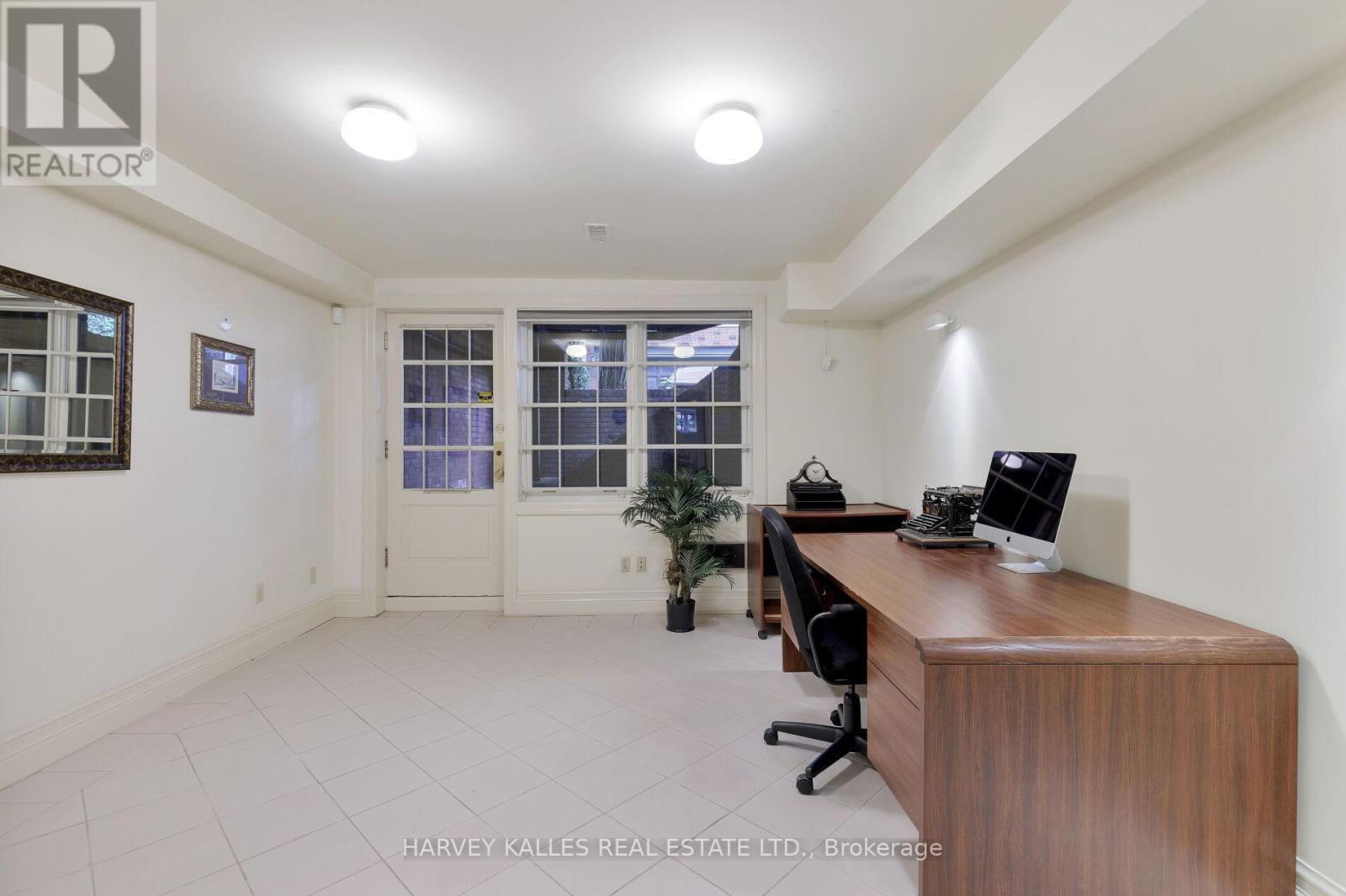 11 Berryman Street, Toronto, Ontario  M5R 1M7 - Photo 38 - C12209116