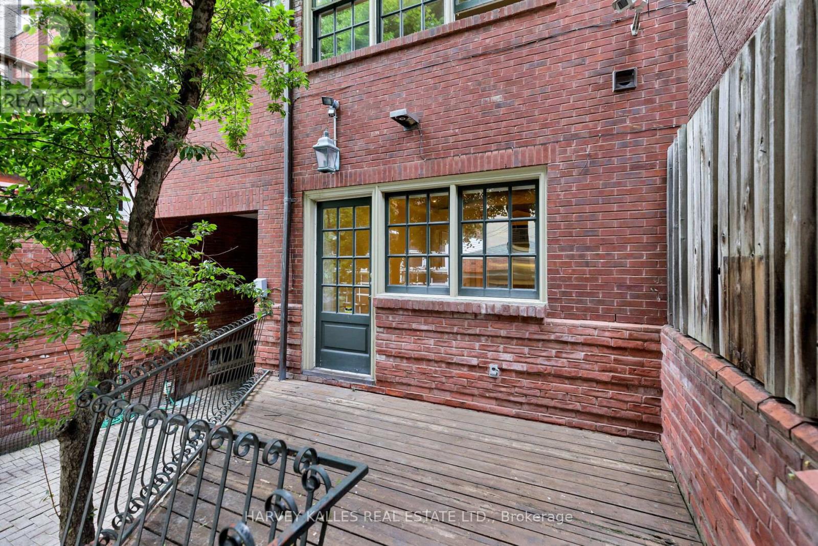 11 Berryman Street, Toronto, Ontario  M5R 1M7 - Photo 45 - C12209116