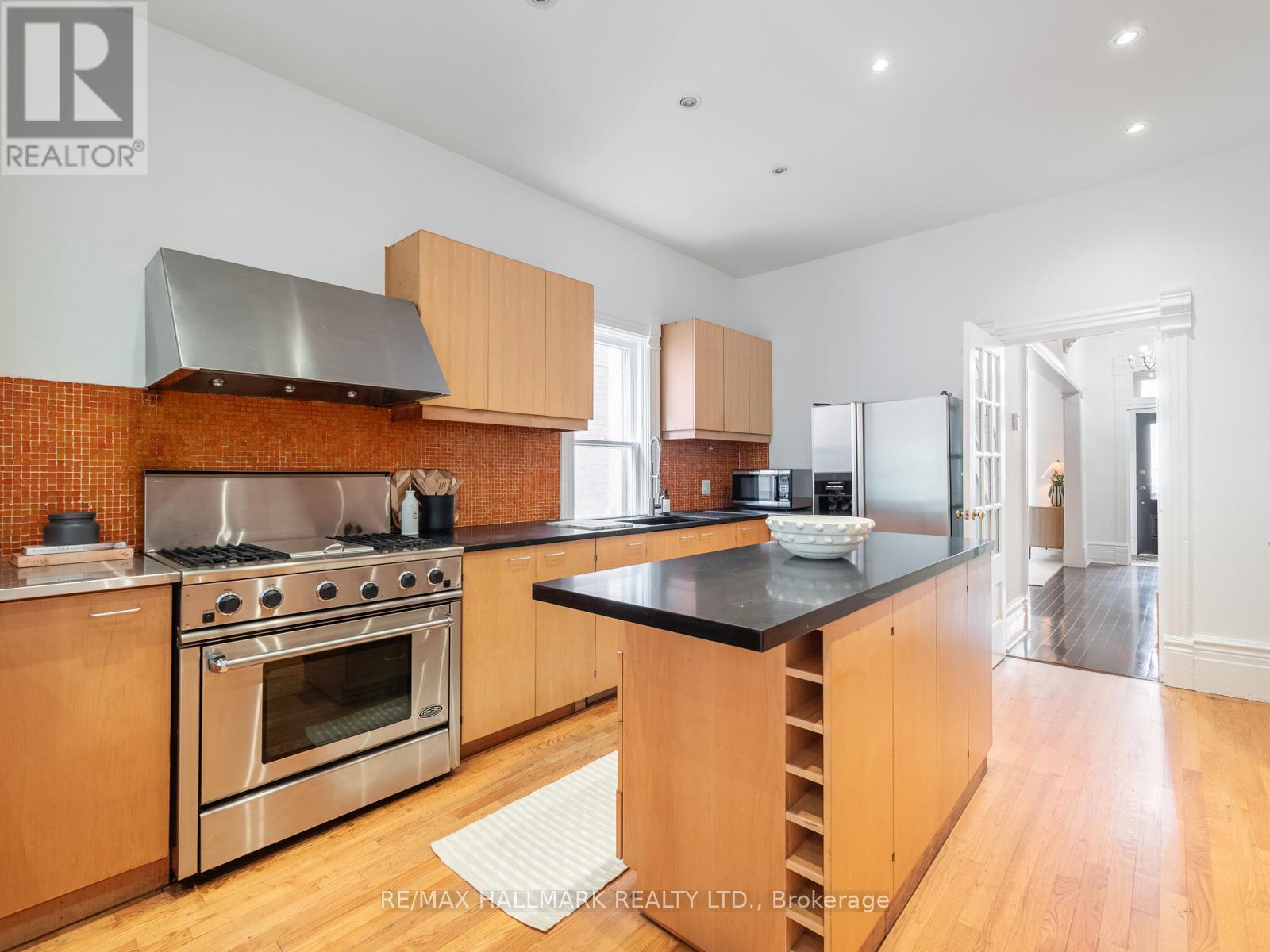 85 Mackenzie Crescent, Toronto (Little Portugal), Ontario  M6J 1T2 - Photo 11 - C12209121