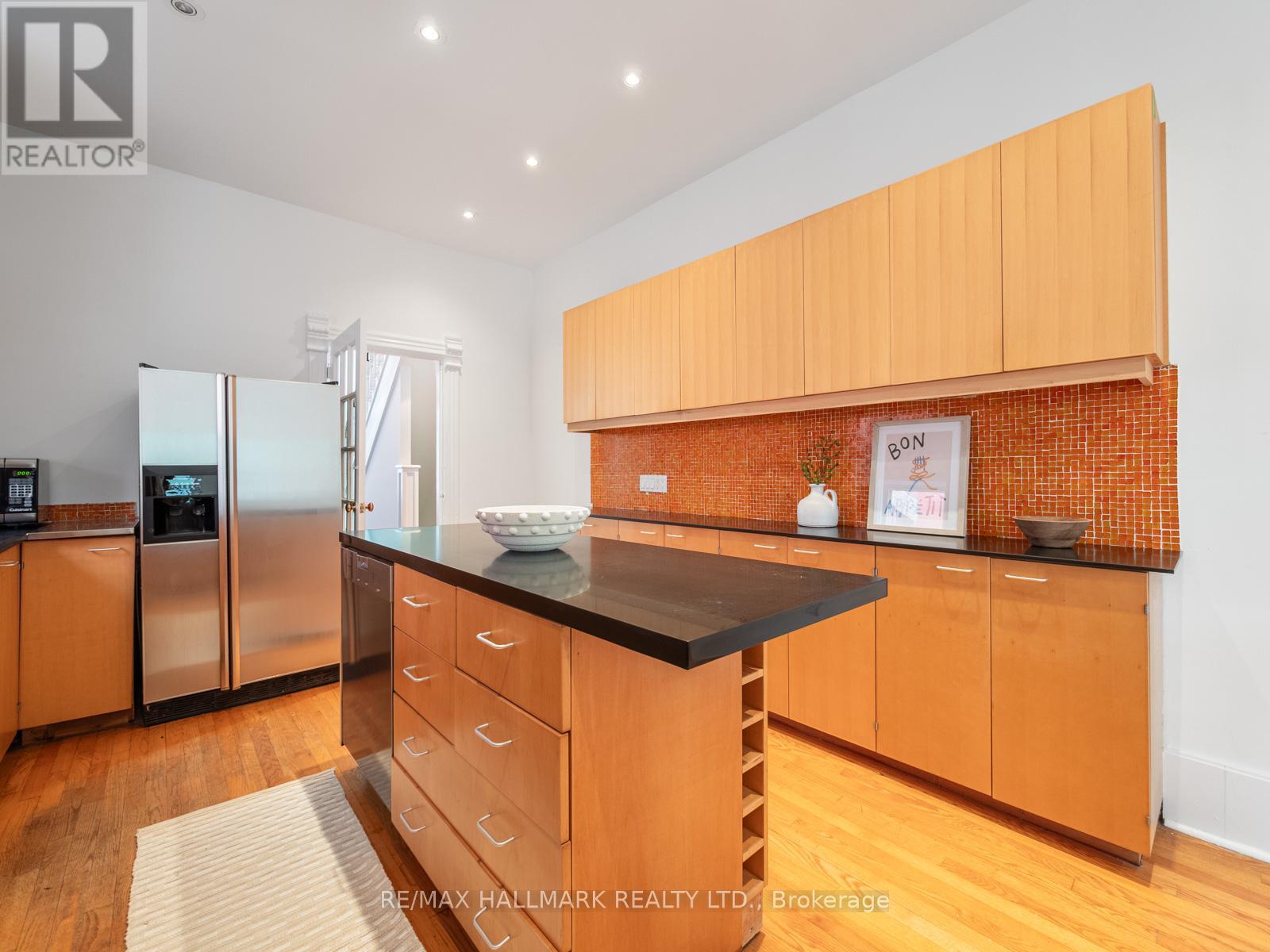 85 Mackenzie Crescent, Toronto (Little Portugal), Ontario  M6J 1T2 - Photo 13 - C12209121
