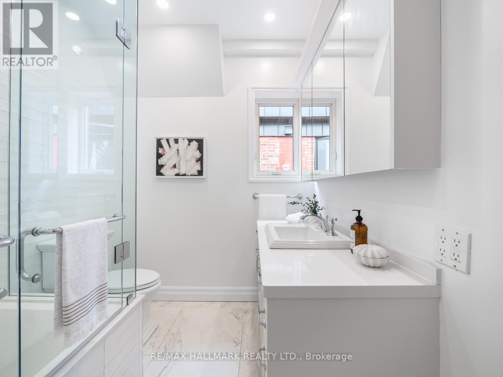 85 Mackenzie Crescent, Toronto (Little Portugal), Ontario  M6J 1T2 - Photo 35 - C12209121