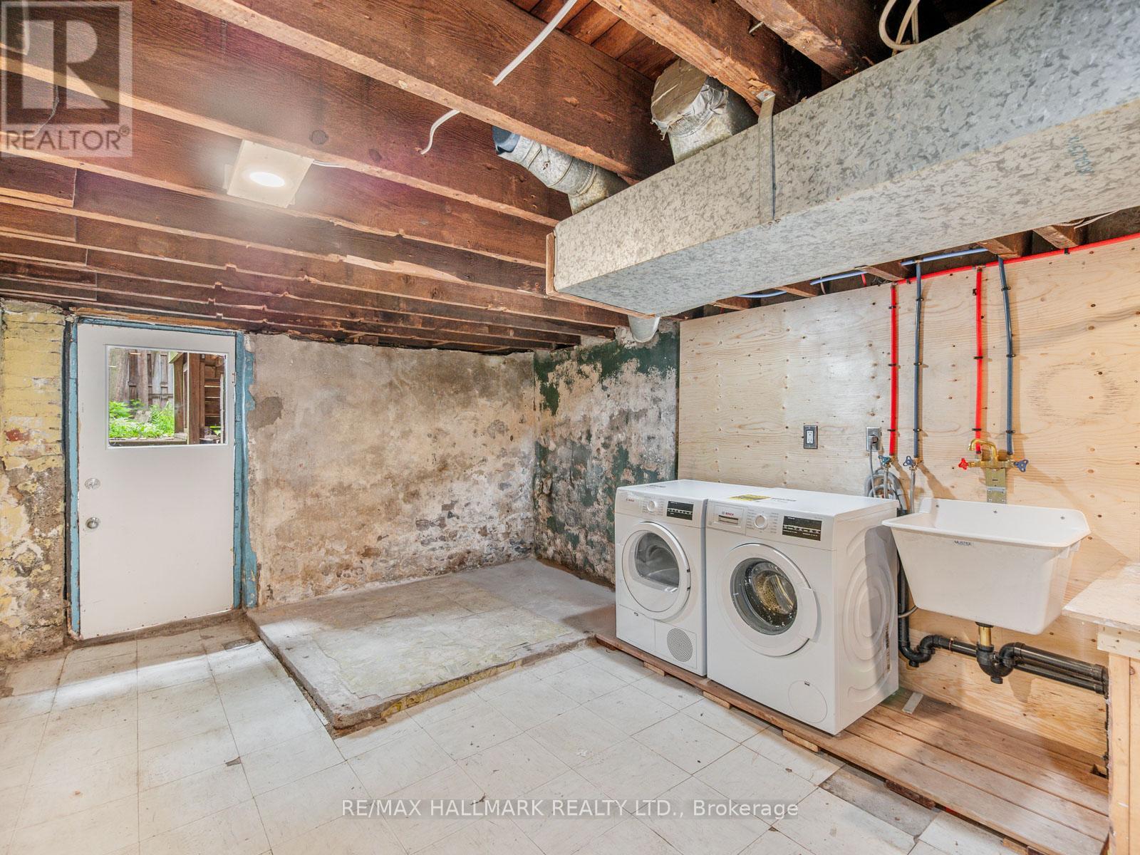 85 Mackenzie Crescent, Toronto (Little Portugal), Ontario  M6J 1T2 - Photo 40 - C12209121