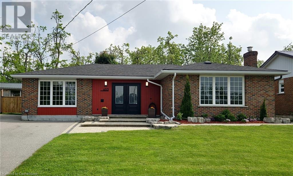 Property at 653 SIMCOE Street image 3