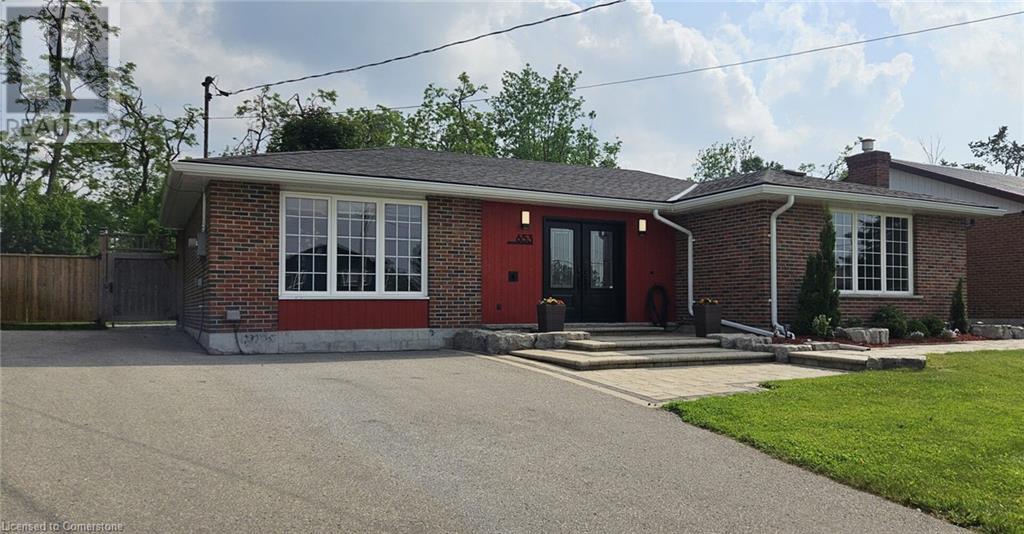 Property at 653 SIMCOE Street image 5