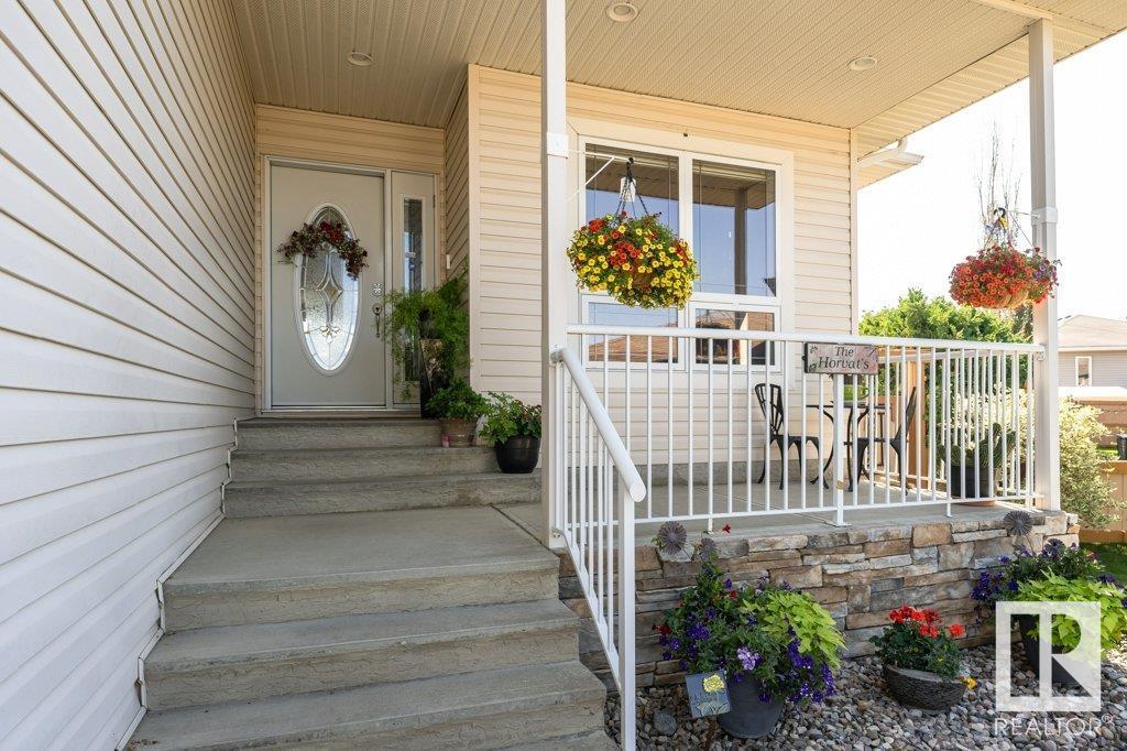 6 Woods Co, Leduc, Alberta  T9E 8K3 - Photo 3 - E4441445