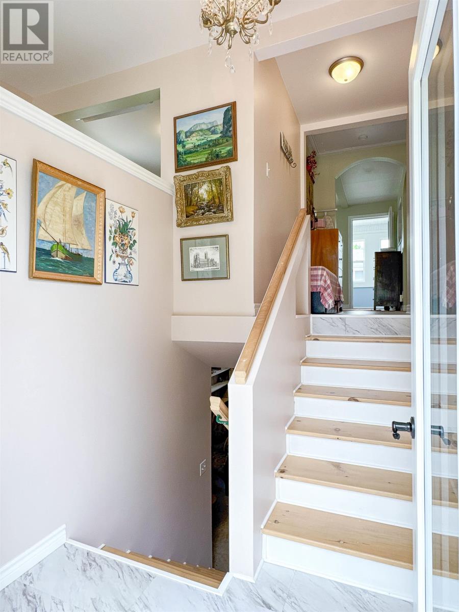 Property at 403A Queen Street image 2