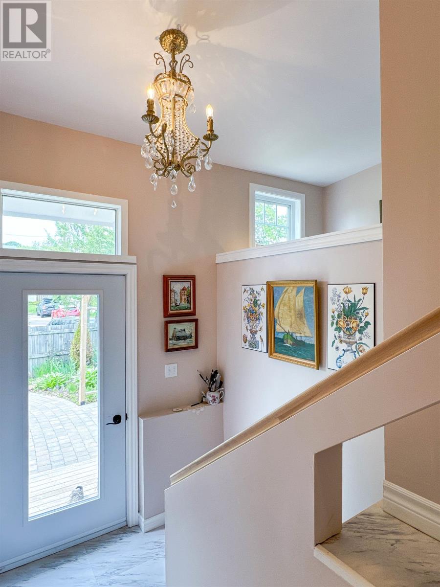 Property at 403A Queen Street image 3