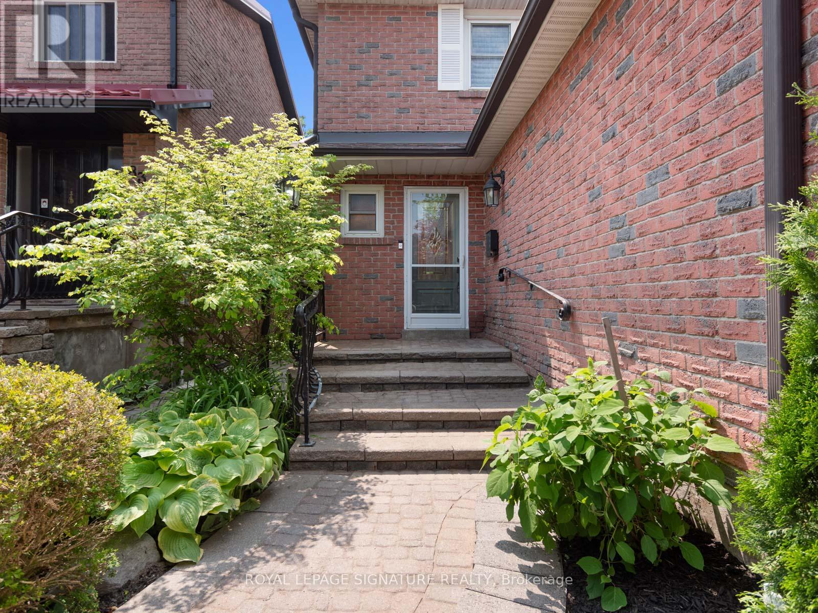 81 Winter Gardens Trail, Toronto, Ontario  M1C 3M8 - Photo 3 - E12208768
