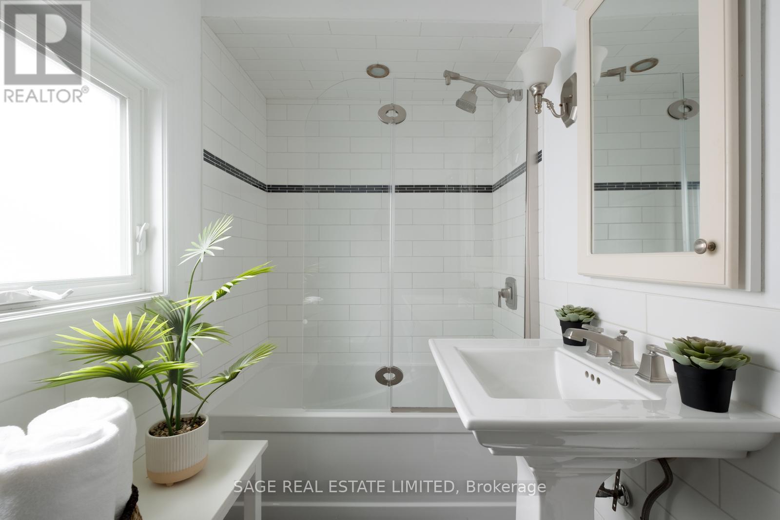 261 Monarch Park Avenue, Toronto (Danforth Village-East York), Ontario  M4J 4S6 - Photo 14 - E12208794