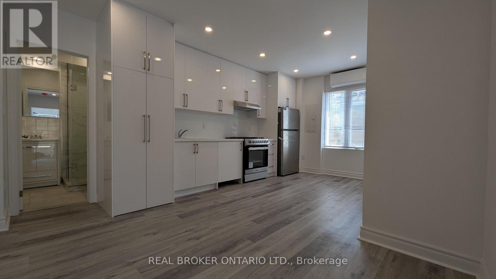 Unit #2 - 1150 Woodbine Avenue, Toronto, Ontario  M4C 4C9 - Photo 2 - E12208802