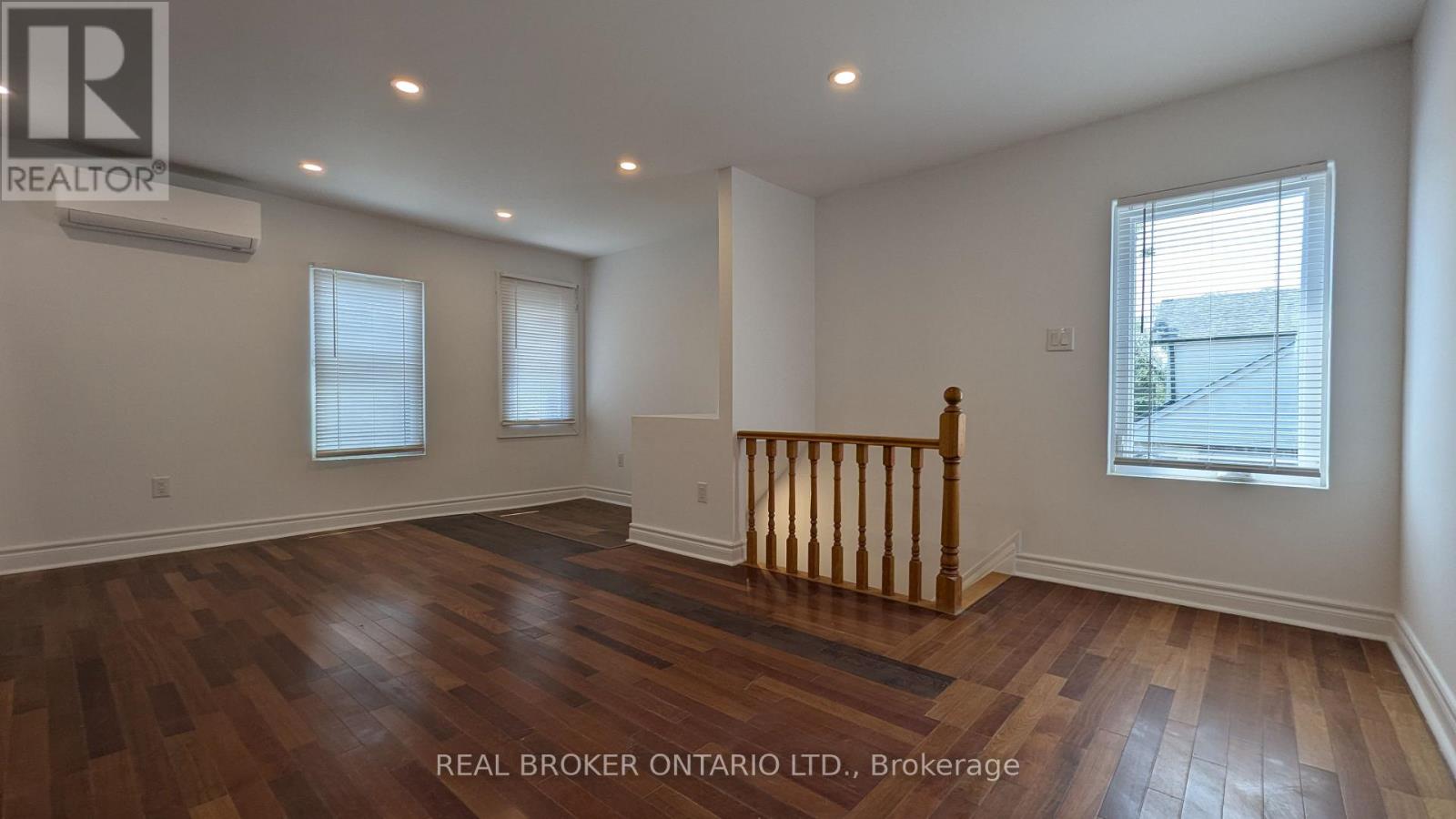 Unit #3 - 1150 Woodbine Avenue, Toronto, Ontario  M4C 4C9 - Photo 3 - E12208804